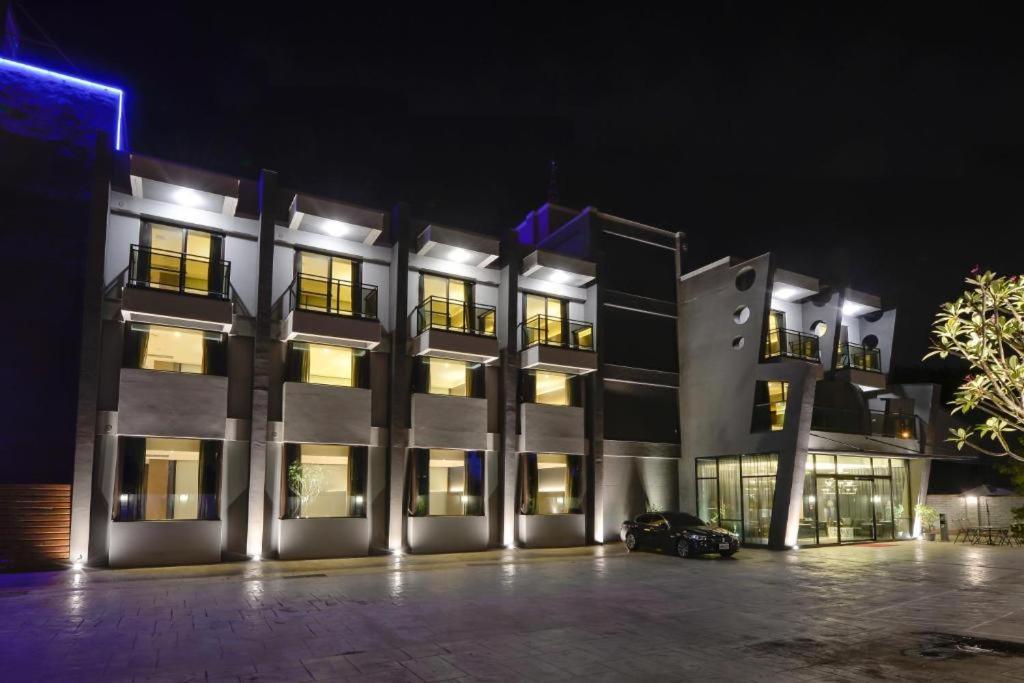 M Hotel Каотун Екстериор снимка