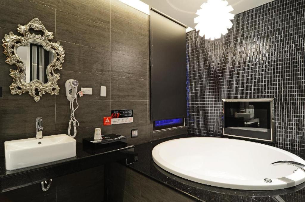 M Hotel Каотун Екстериор снимка